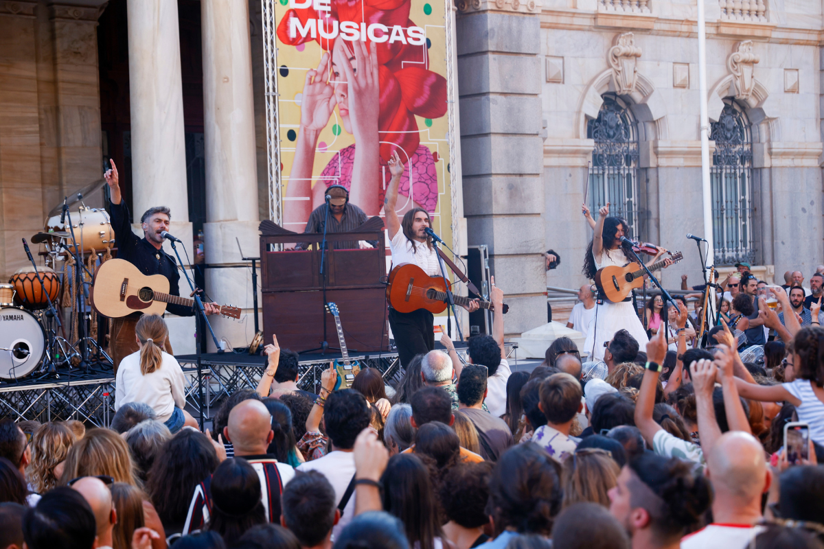 Concierto de Carlos Ares en La Mar de Músicas 2025