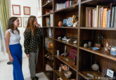 Manuela Velasco y Paula Paz visitan el Museo Carmen Conde - Antonio Oliver de Cartagena